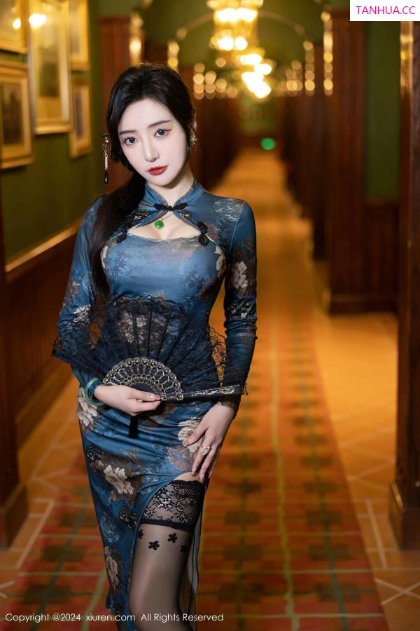 王馨瑶  [XiuRen]高清写真图 2024.04.19 No.8425 王馨瑶yanni 美腿黑丝第33张图片